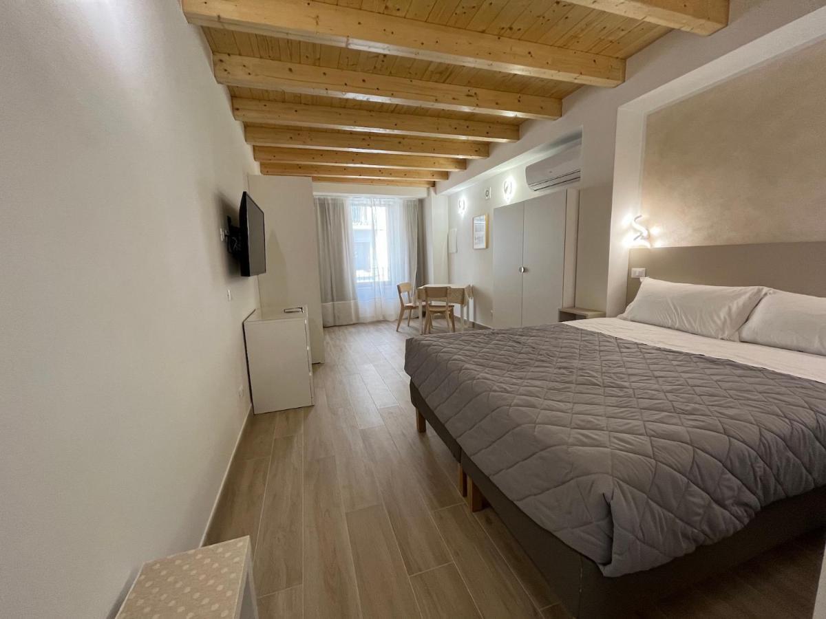 Anfite Apartments Santa Maria Desenzano del Garda Exterior photo